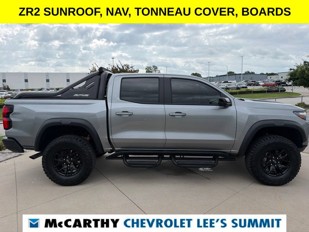 Used 2025 Chevrolet Colorado ZR2 w/ Midnight Edition AWD/4WD image 18