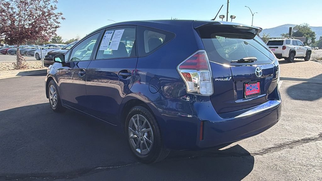 Used 2017 Toyota Prius V Two w/ Carpet Mat Package FWD image 5