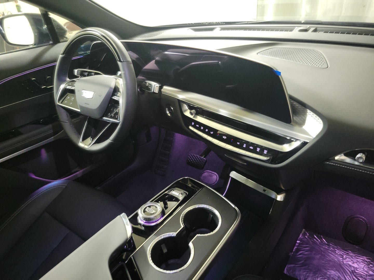 New 2025 Cadillac Lyriq Sport AWD/4WD image 23