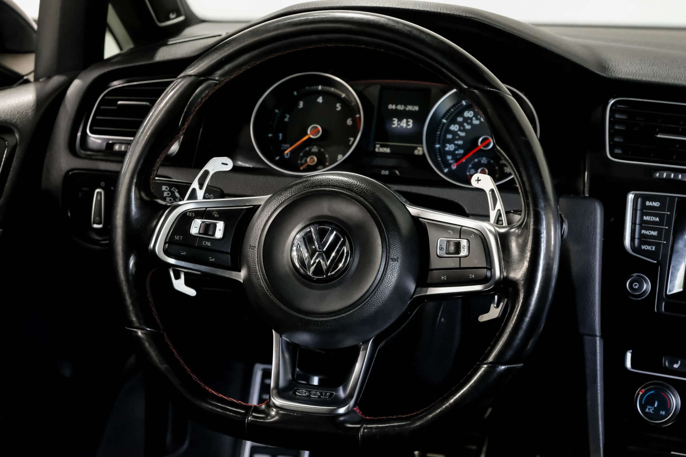 Used 2015 Volkswagen GTI SE FWD image 21