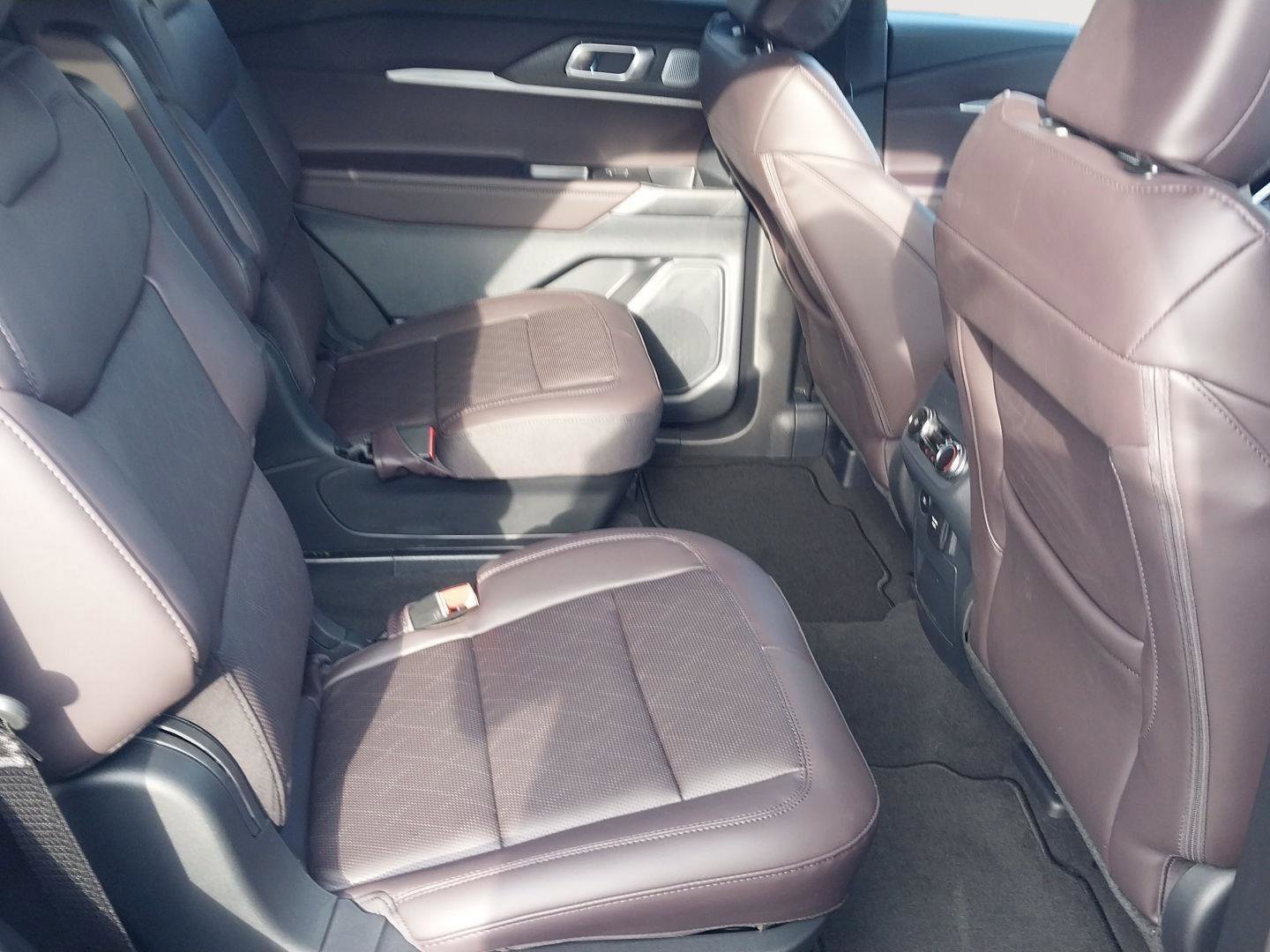 New 2026 Ford Explorer Platinum image 24