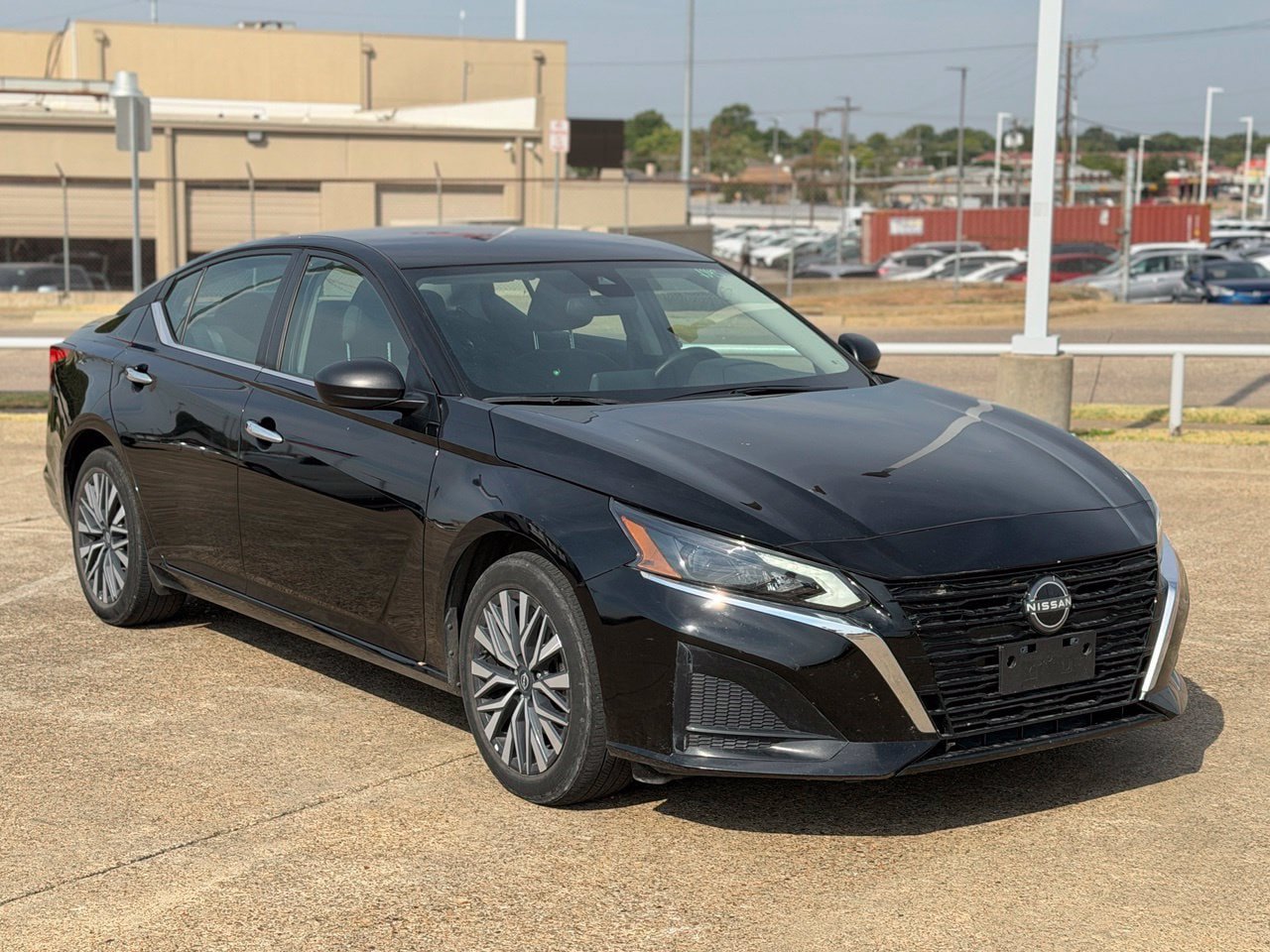 Used 2025 Nissan Altima 2.5 SV FWD image 1