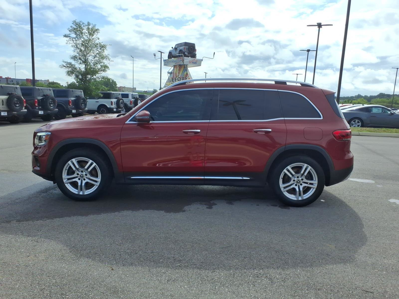 Used 2020 Mercedes-Benz GLB 250 4MATIC w/ Premium Package image 6