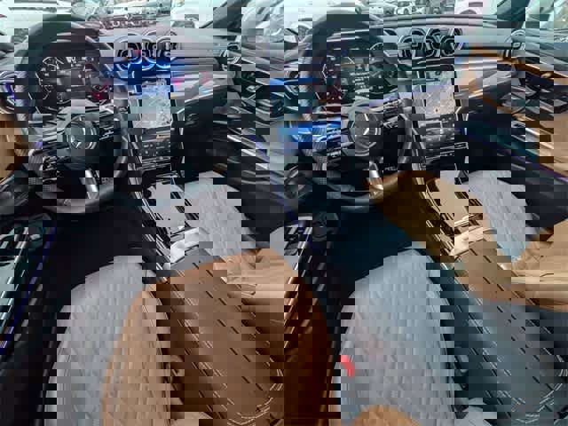 Used 2024 Mercedes-Benz CLE 450 4MATIC Coupe image 3