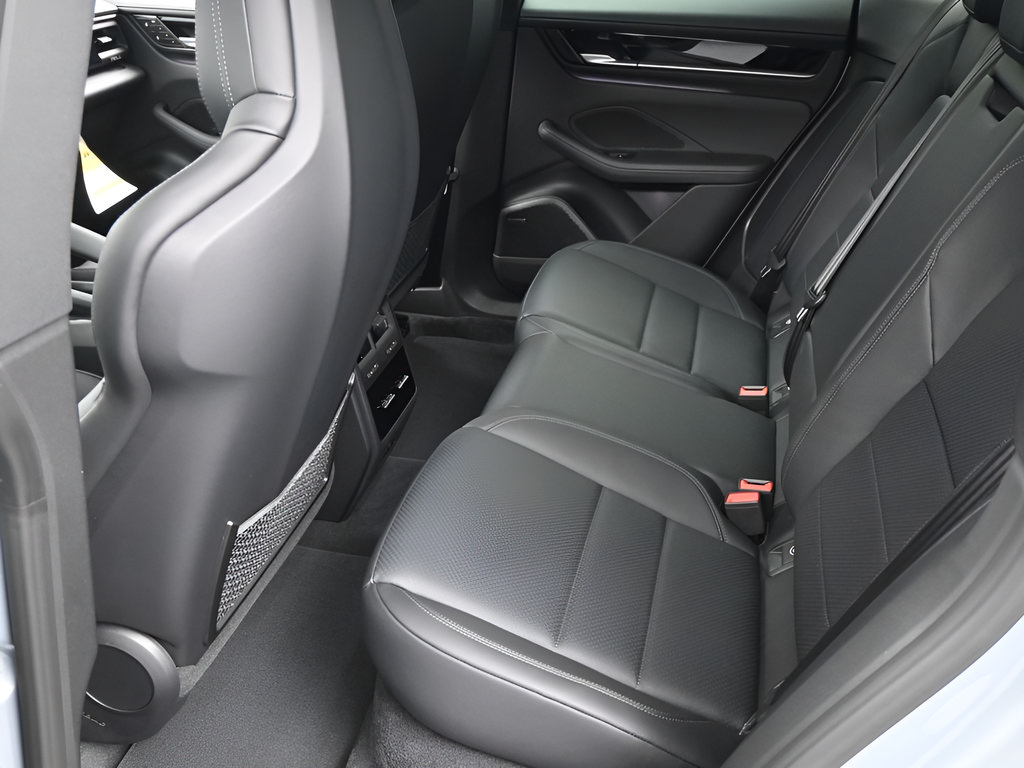 New 2025 Porsche Macan 4 Electric AWD/4WD image 7