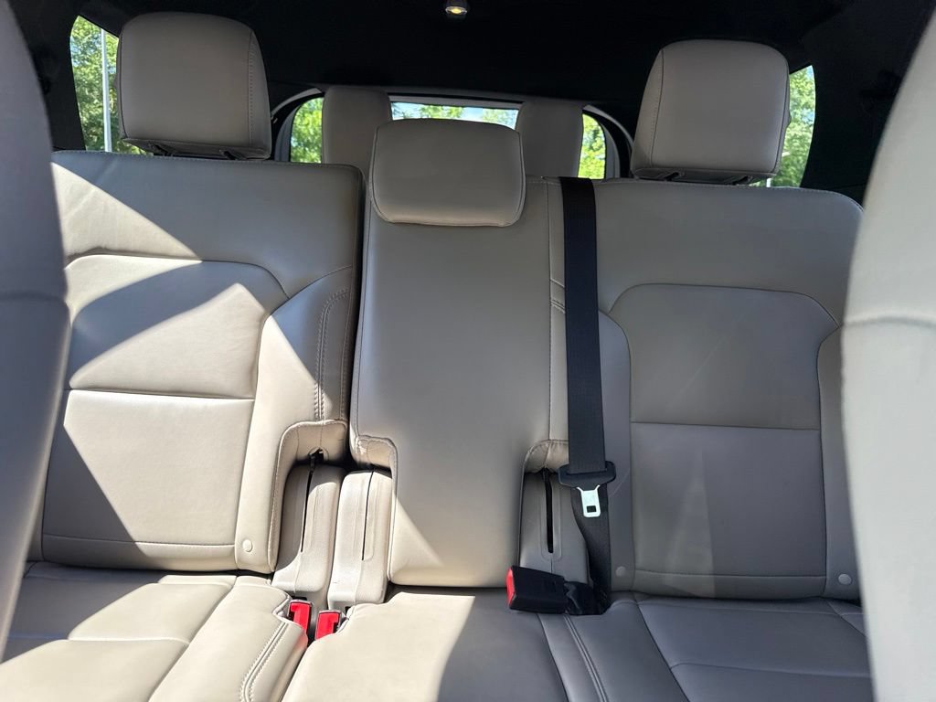 Used 2019 Ford Explorer XLT w/ Equipment Group 202A AWD/4WD image 25
