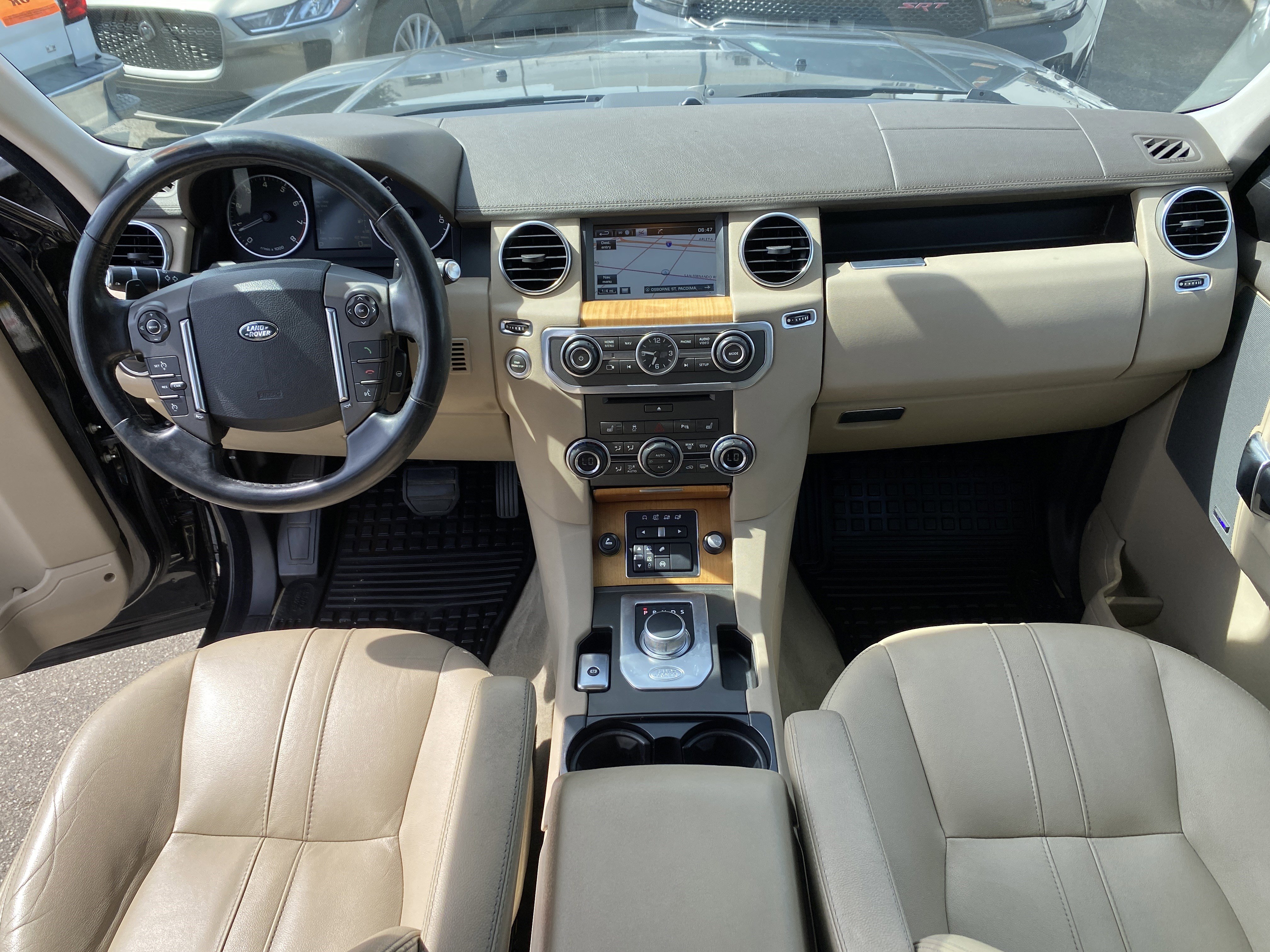 Used 2014 Land Rover LR4 HSE image 19