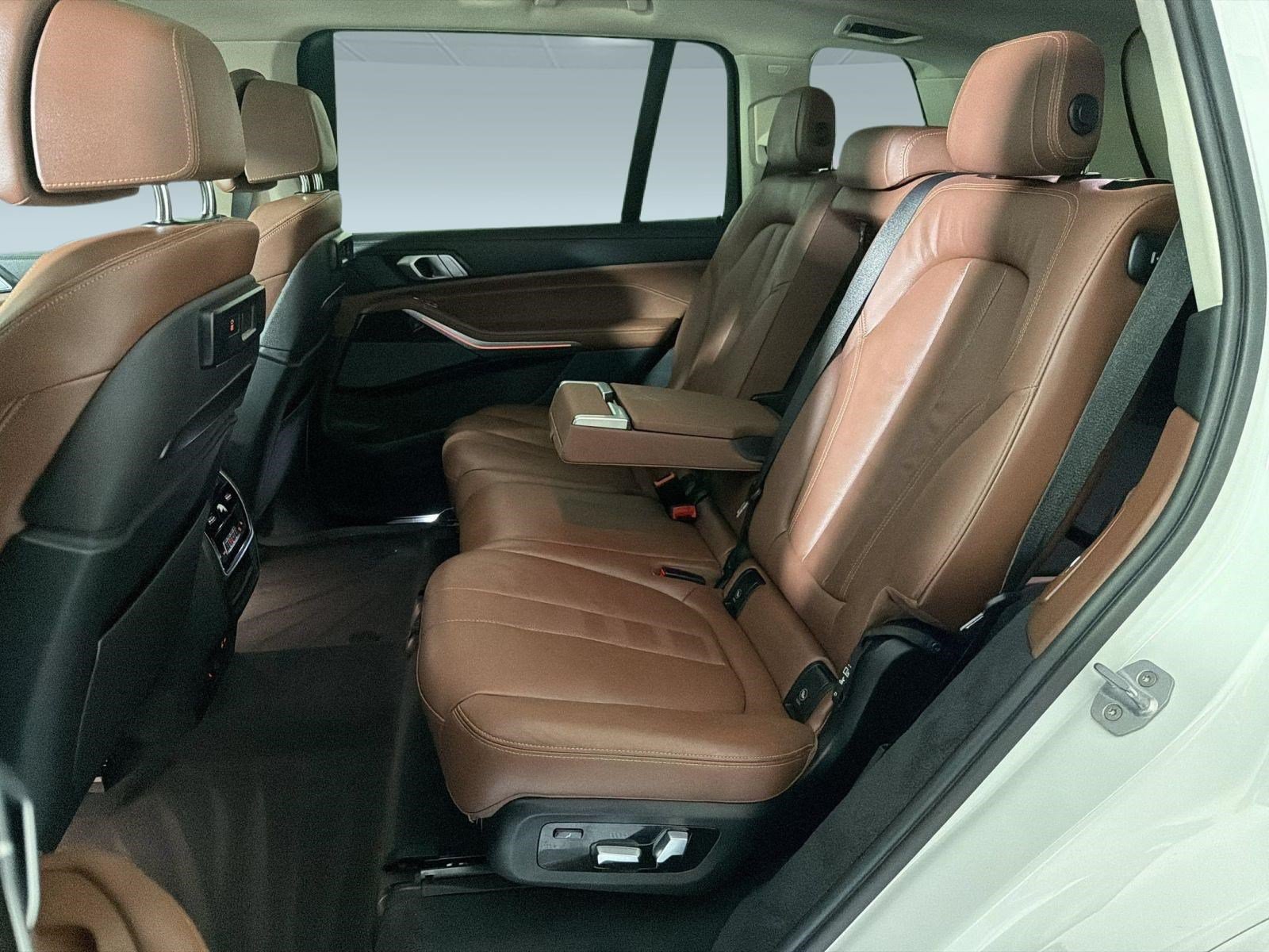 Used 2020 BMW X7 xDrive40i w/ Premium Package AWD/4WD image 24