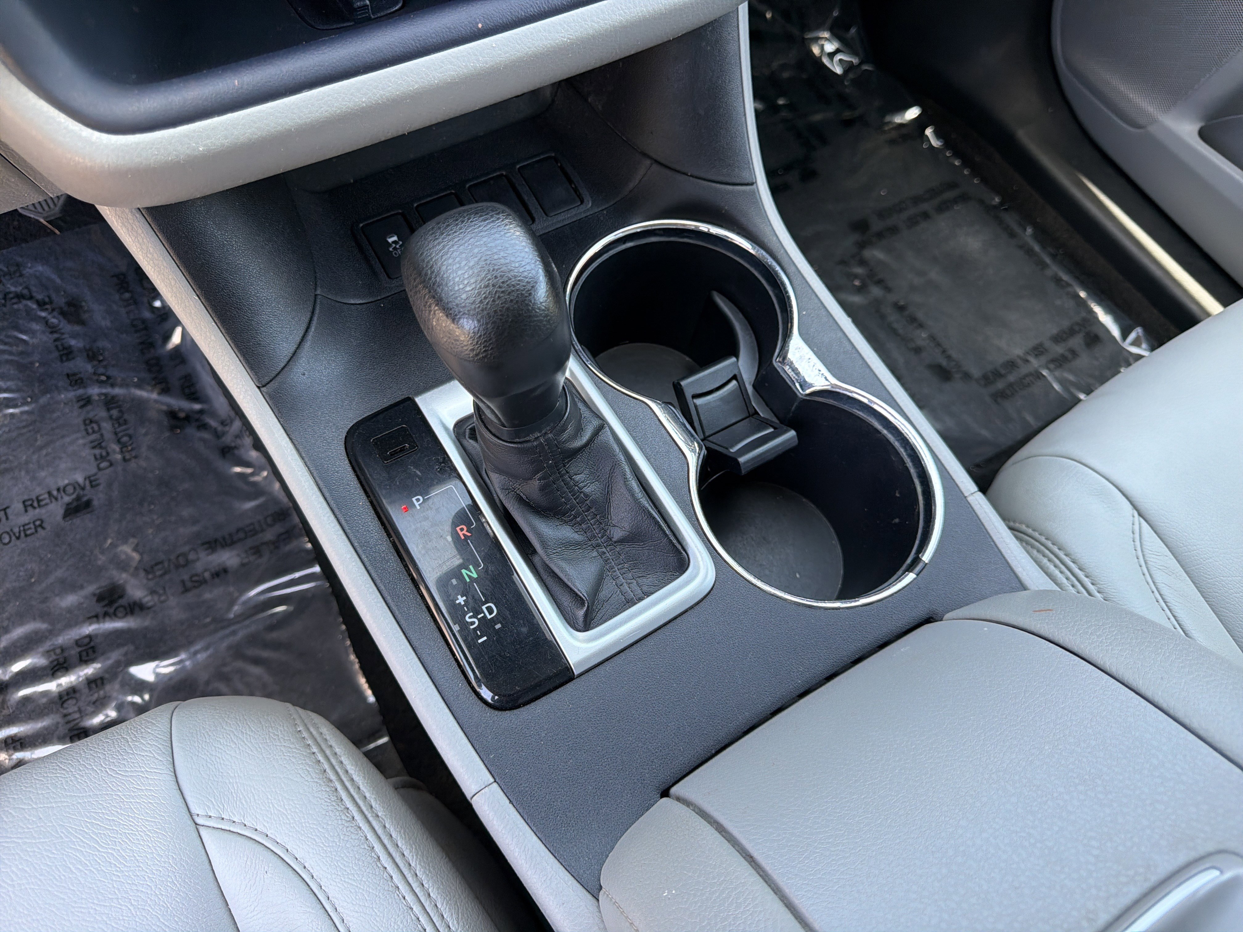Used 2019 Toyota Highlander LE FWD image 28