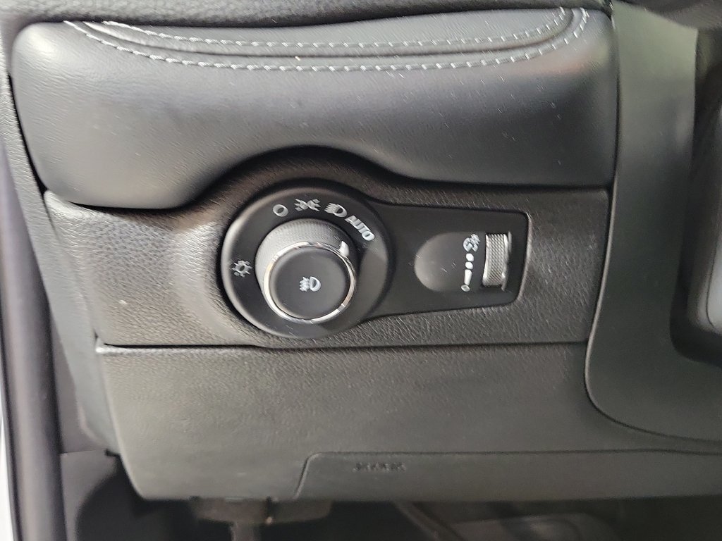 Used 2021 Dodge Durango GT w/ Blacktop Package RWD image 13