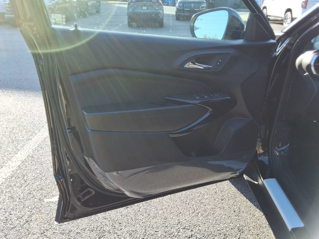 New 2026 Chevrolet Trax RS w/ Sunroof Package FWD image 19