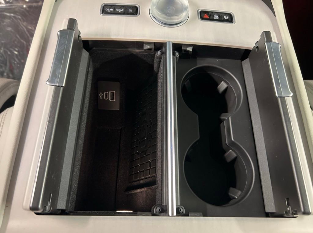 New 2026 Lincoln Navigator Reserve w/ Jet Appearance Package image 17