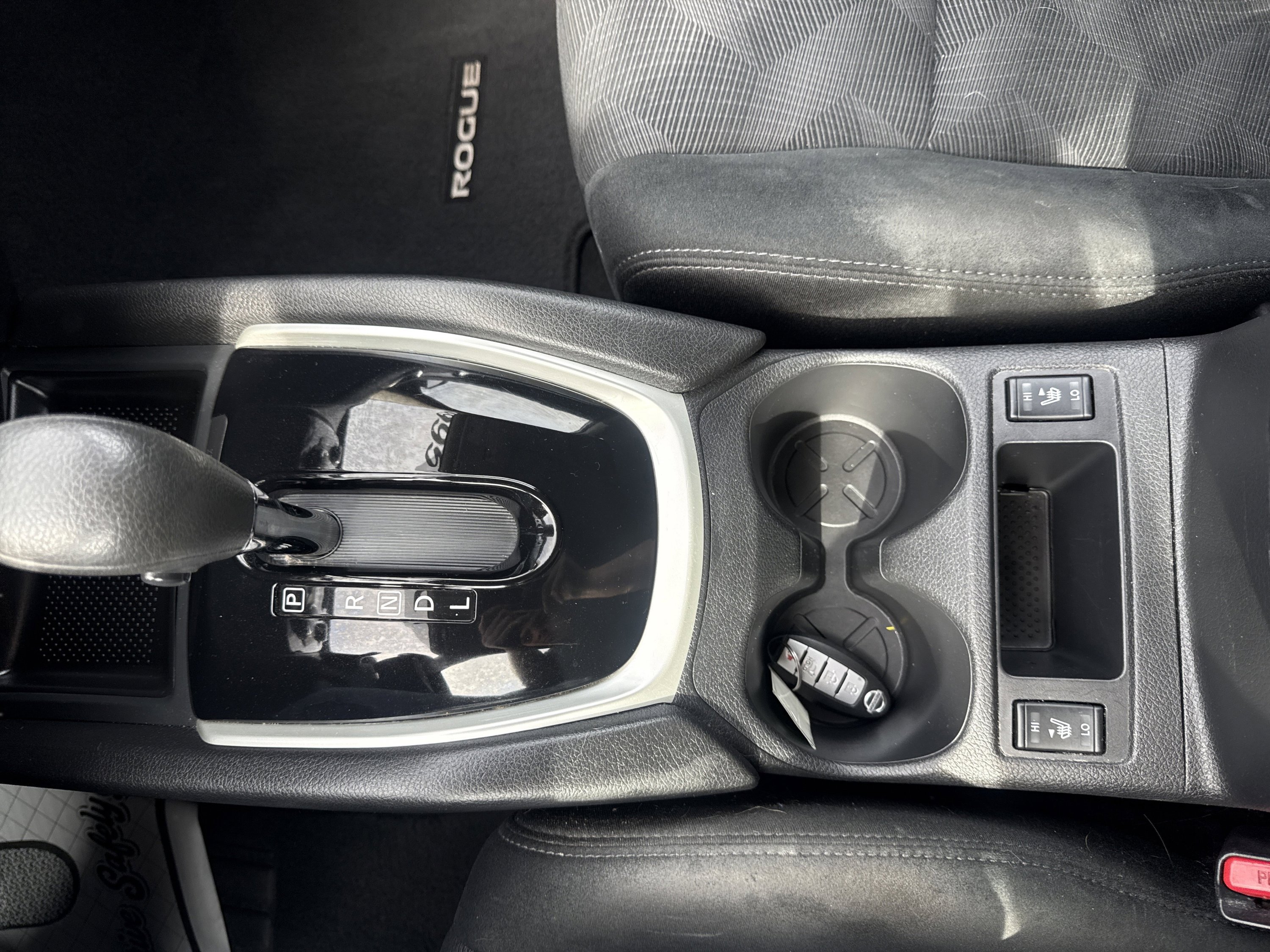 Used 2016 Nissan Rogue SV w/ SV Premium Package image 20