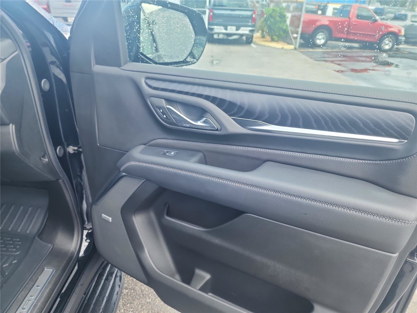 Used 2024 GMC Yukon XL Denali AWD/4WD image 30