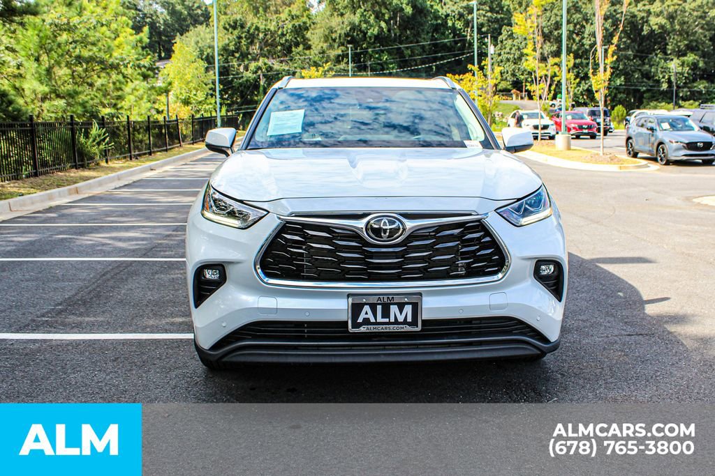 Used 2024 Toyota Highlander Limited image 10