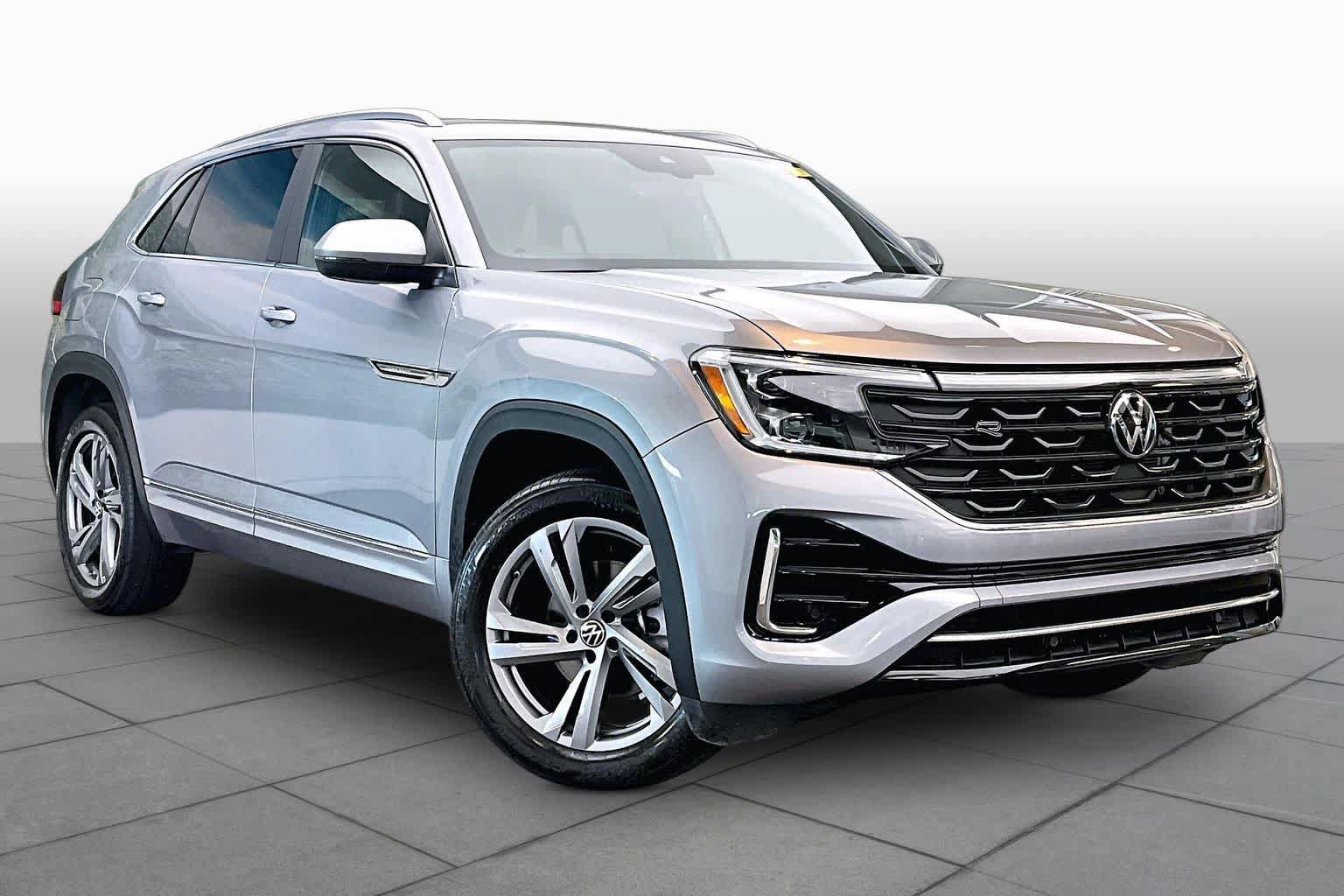 Used 2024 Volkswagen Atlas Cross Sport SEL R-Line AWD/4WD image 3
