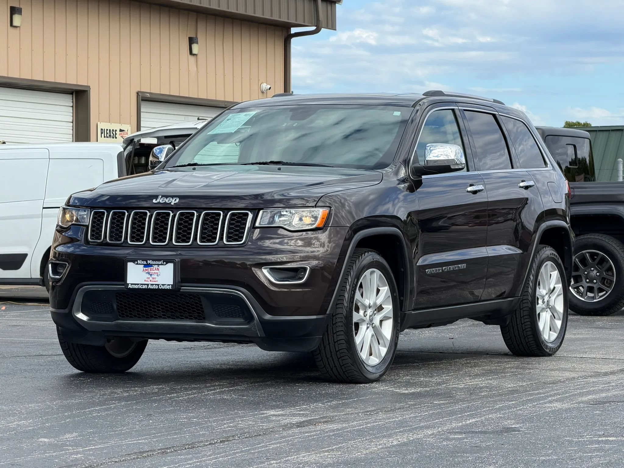Used 2017 Jeep Grand Cherokee Limited RWD image 5