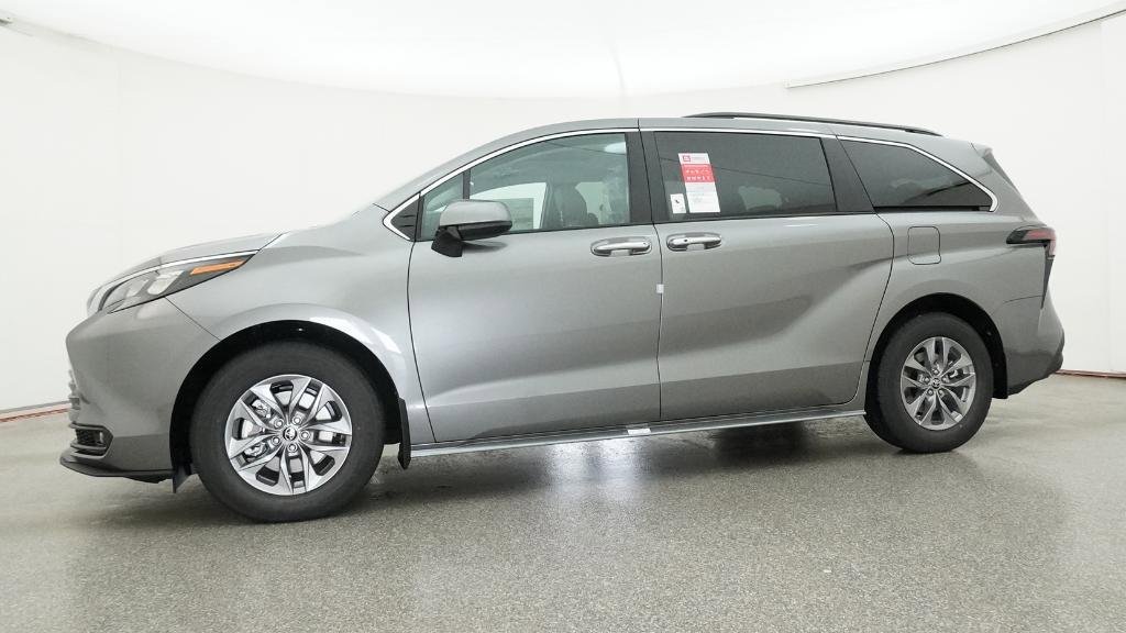 New 2026 Toyota Sienna XLE FWD image 18