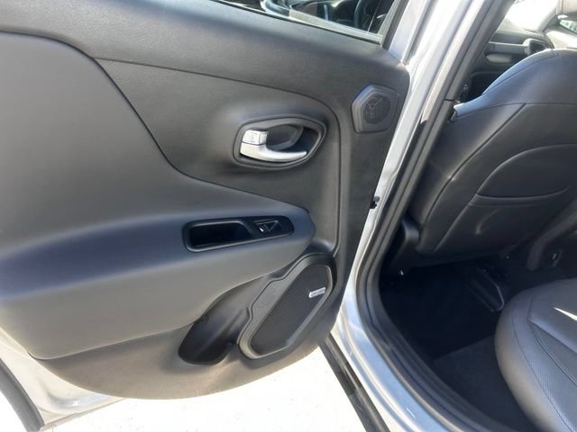 Used 2021 Jeep Renegade Limited w/ Sun & Sound Group AWD/4WD image 18