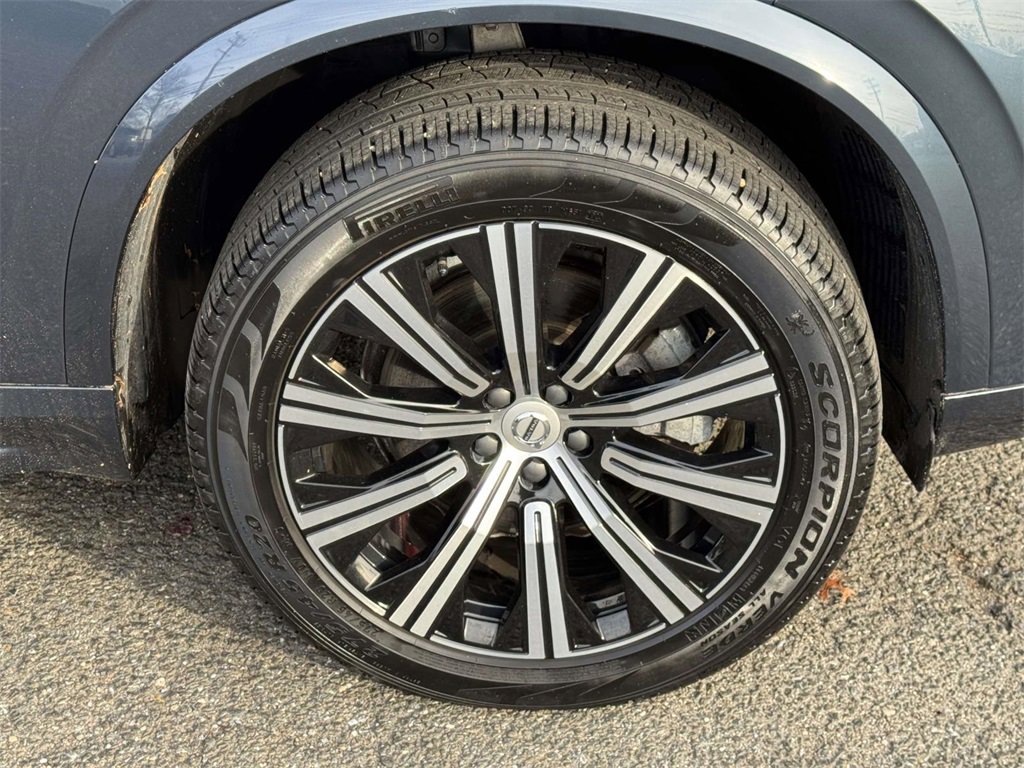 Certified 2024 Volvo XC90 B5 Core w/ Climate Package image 6
