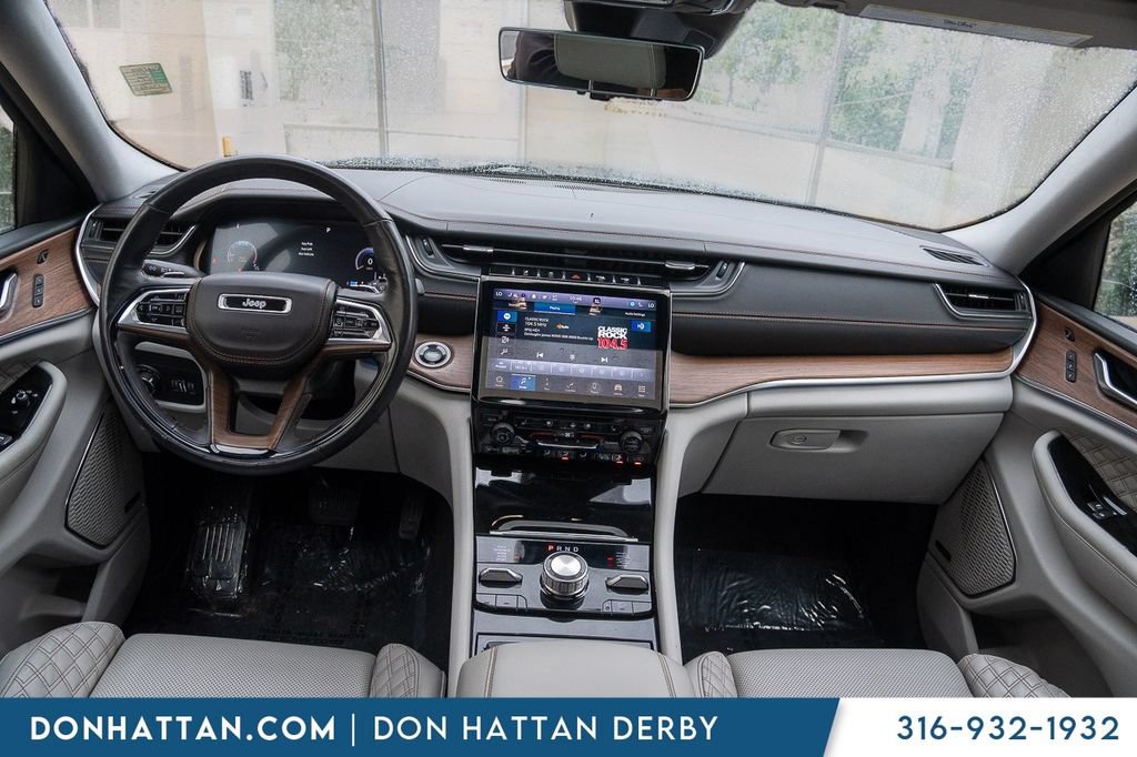 Used 2021 Jeep Grand Cherokee L Summit w/ Advanced Protech Group IV AWD/4WD image 4