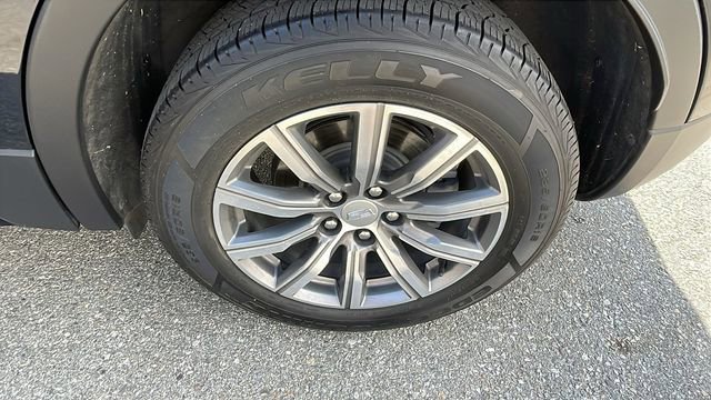 Used 2020 Cadillac XT4 Sport w/ Cold Weather Package image 30