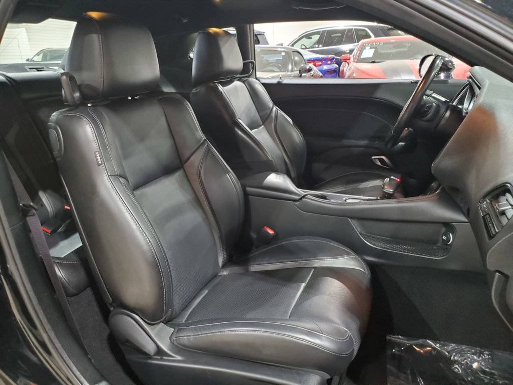 Used 2019 Dodge Challenger SXT w/ Plus Package RWD image 13