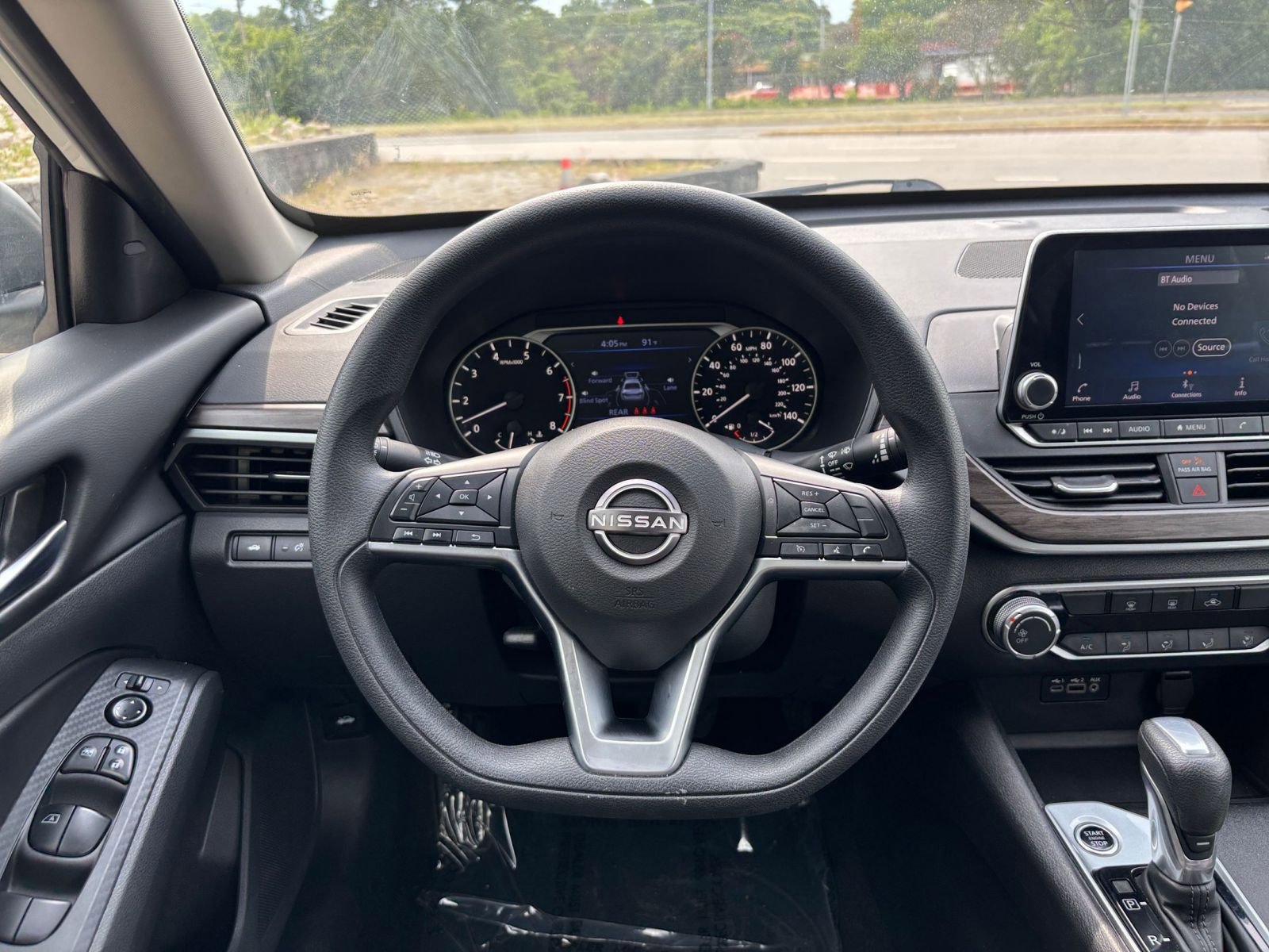 Used 2025 Nissan Altima 2.5 SV FWD image 30