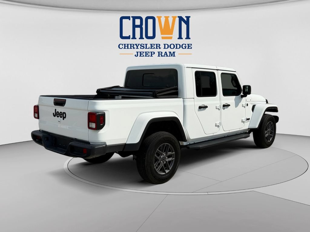 Used 2026 Jeep Gladiator Sport AWD/4WD image 3