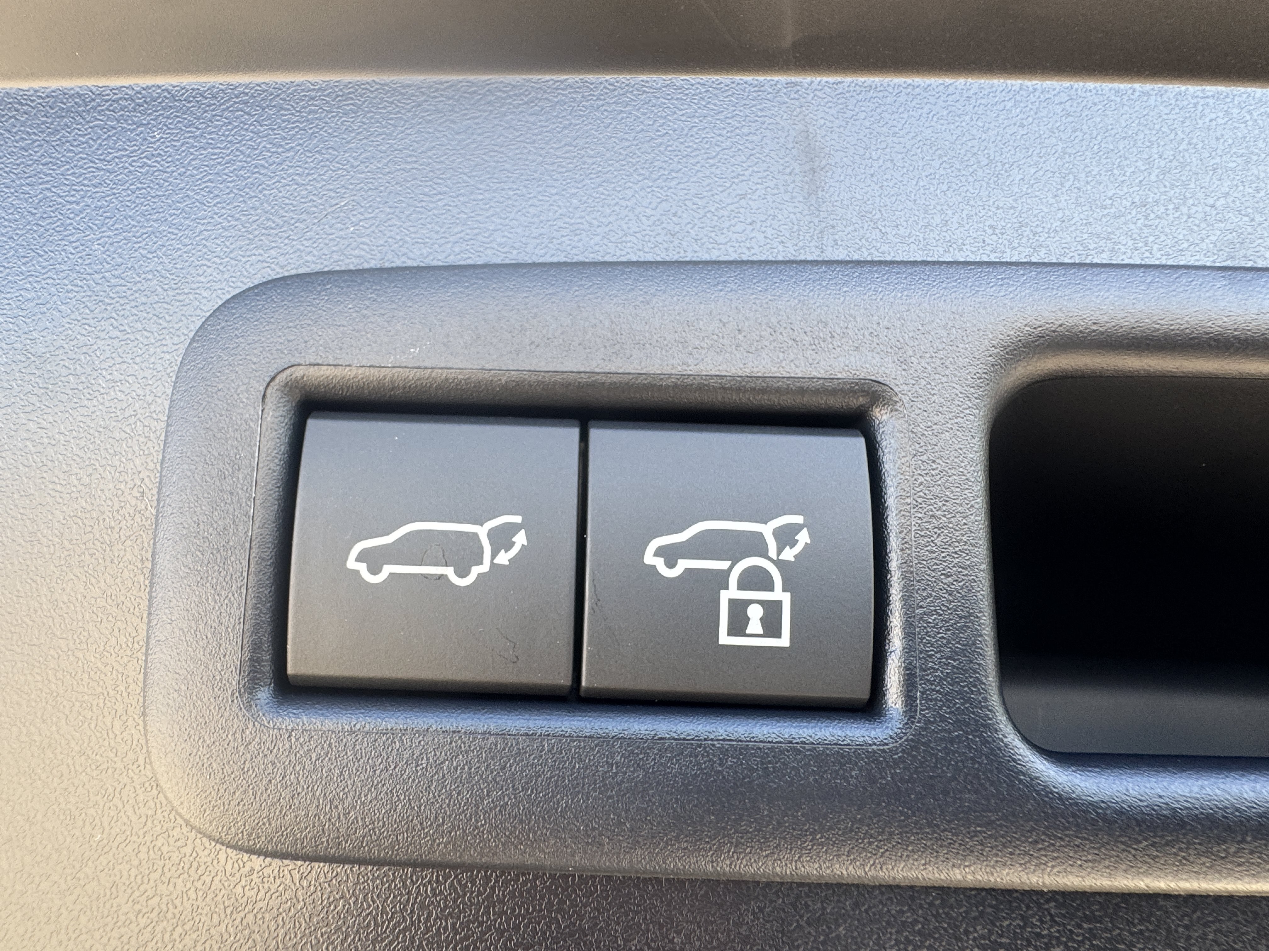 New 2026 Lexus UX 300h FWD image 17