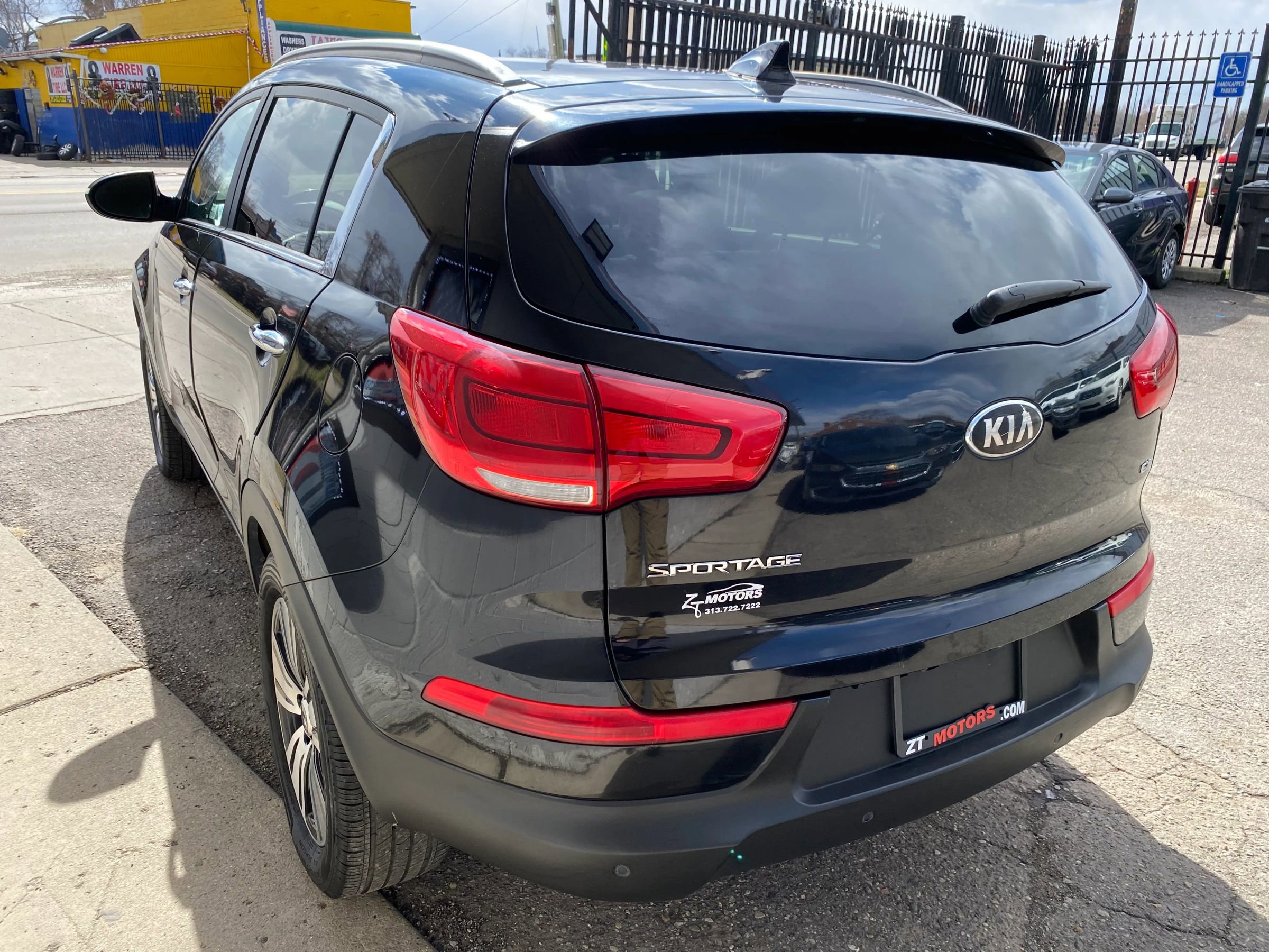 Used 2014 Kia Sportage EX image 2