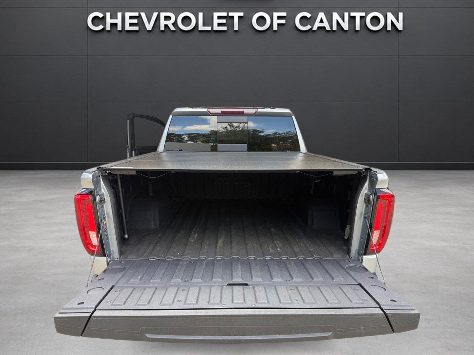 Used 2023 GMC Sierra 1500 AT4 w/ AT4 Preferred Package AWD/4WD image 17