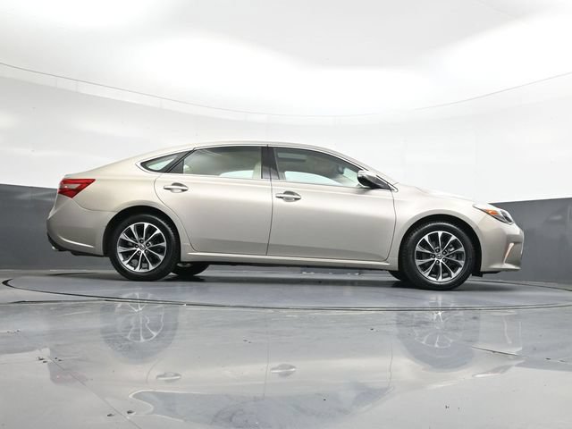 Used 2016 Toyota Avalon XLE Premium FWD image 31