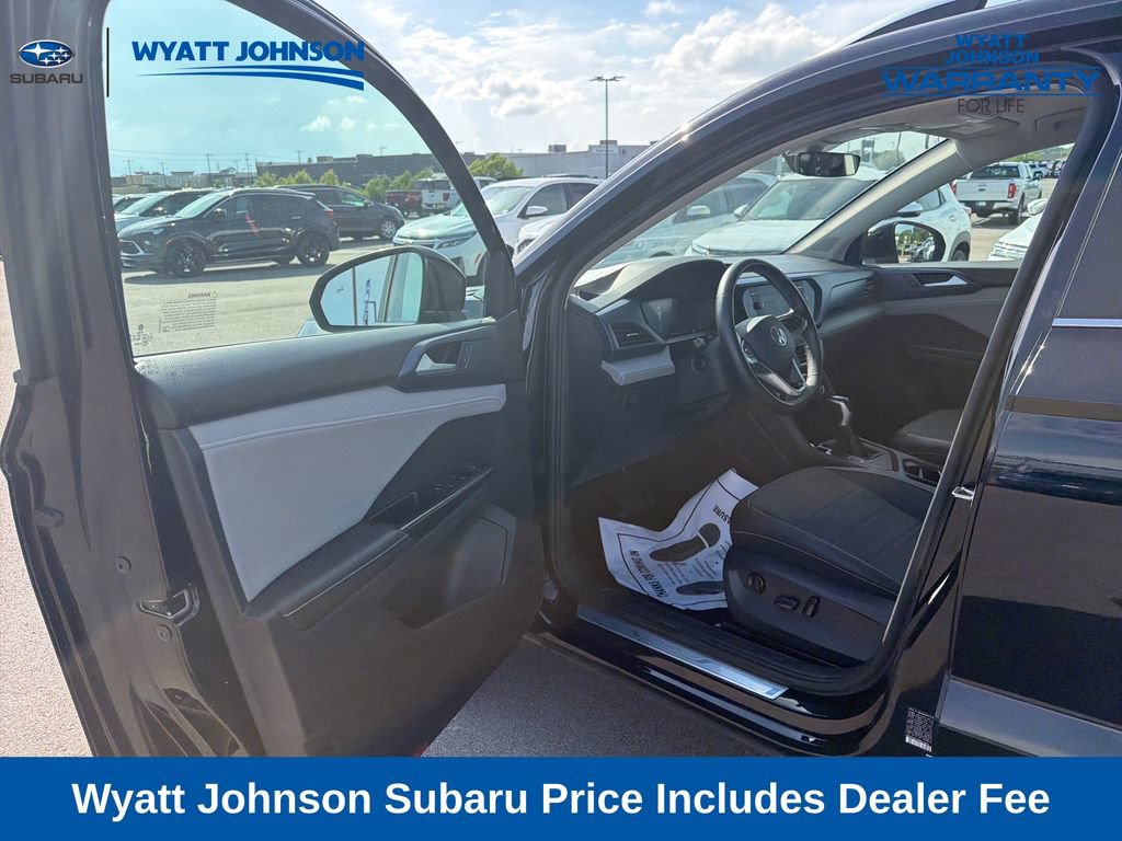 Used 2024 Volkswagen Taos SE FWD image 13