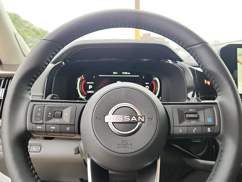 New 2025 Nissan Pathfinder Platinum image 9