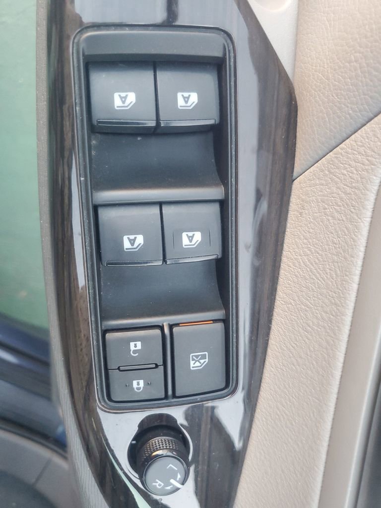 Used 2019 Toyota Sienna XLE image 20