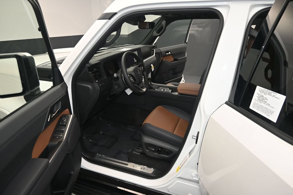 New 2026 Lexus GX 550 AWD/4WD image 13