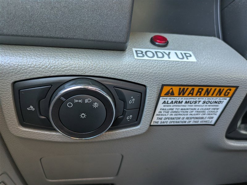 Used 2019 Ford F550 4x4 Regular Cab Super Duty image 26