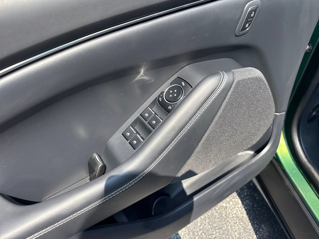 Used 2025 Ford Mustang Mach-E Select AWD/4WD image 27
