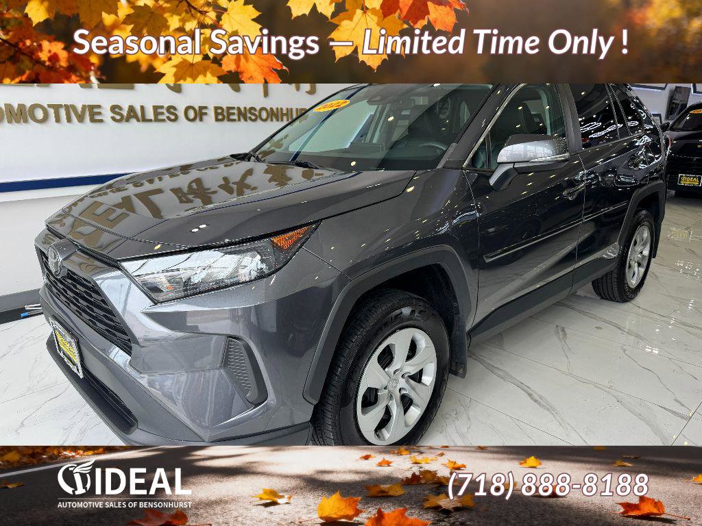 Used 2022 Toyota RAV4 LE image 1