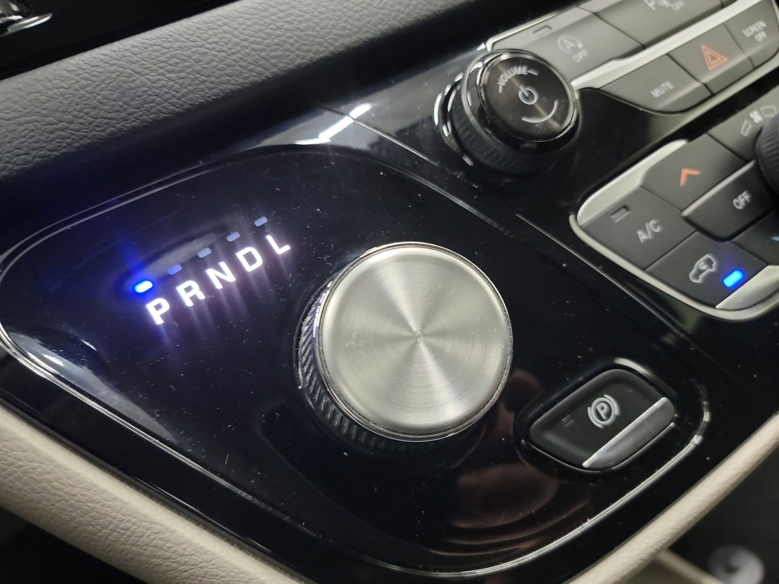 Used 2018 Chrysler Pacifica Touring Plus image 26