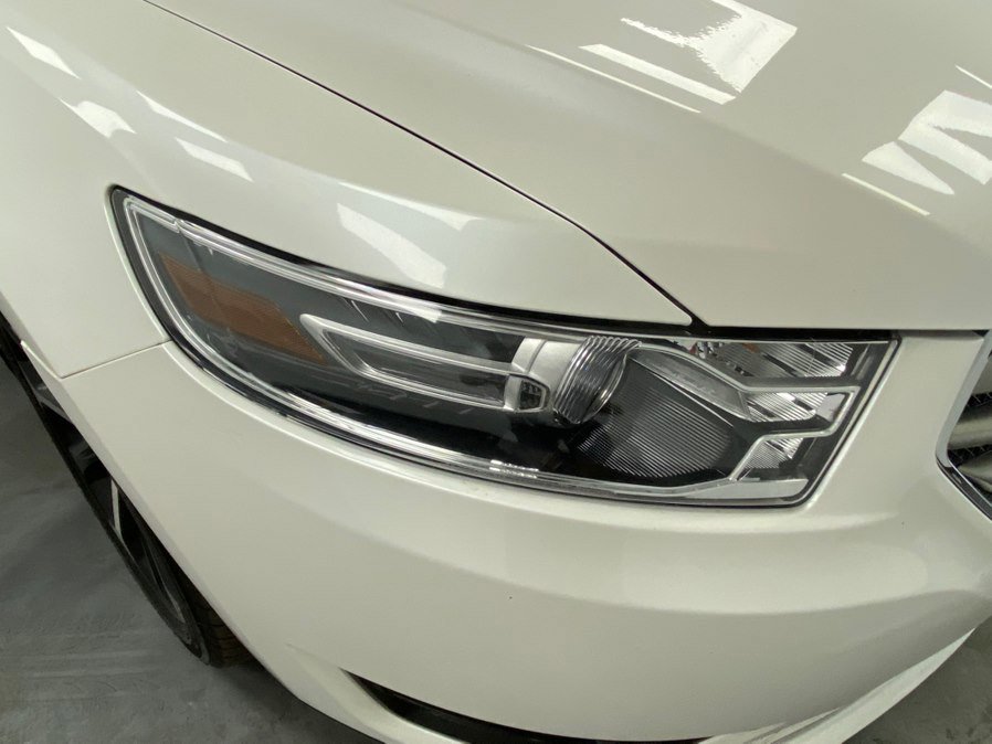 Used 2015 Ford Taurus SEL w/ Equipment Group 201A FWD image 10