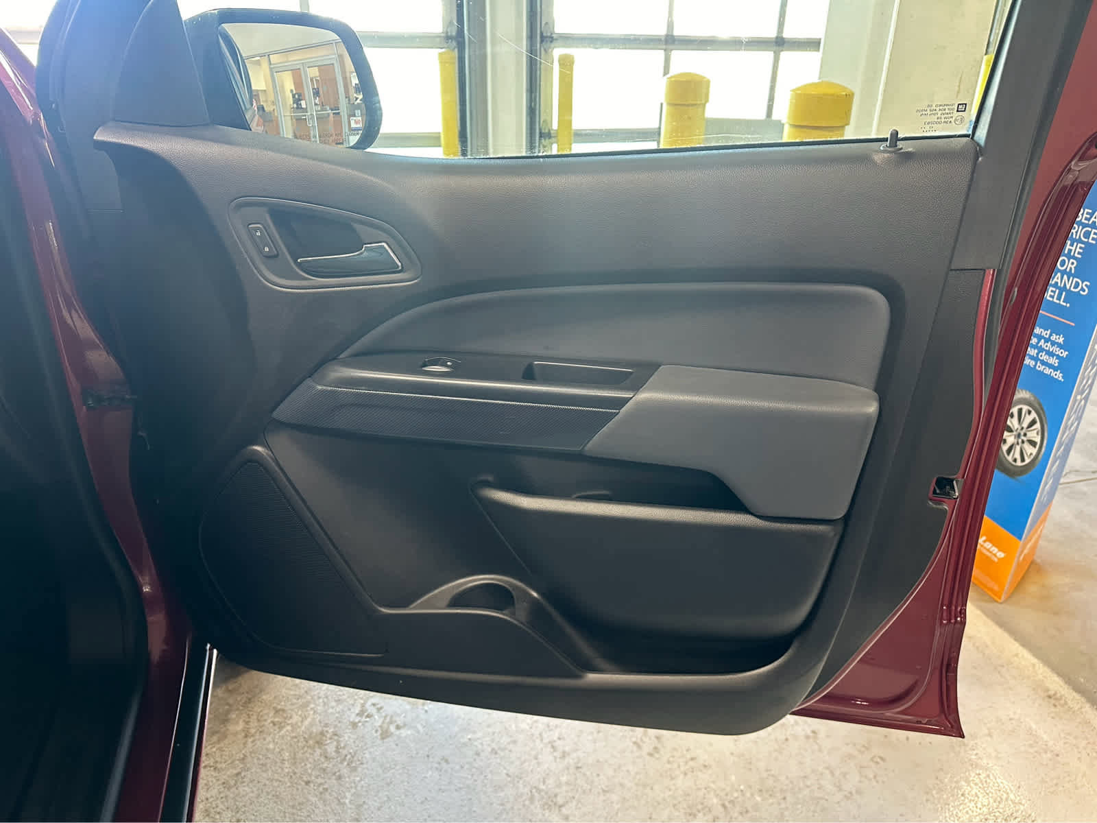 Used 2018 Chevrolet Colorado Z71 AWD/4WD image 34