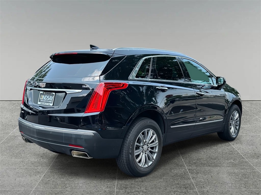 Used 2017 Cadillac XT5 Luxury w/ Driver Awareness Package image 10