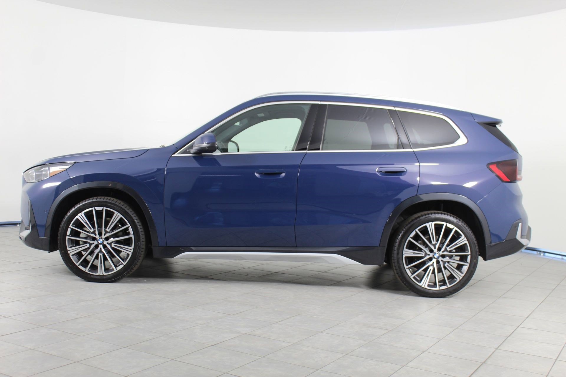Used 2026 BMW X1 xDrive28i w/ Technology Package AWD/4WD image 2