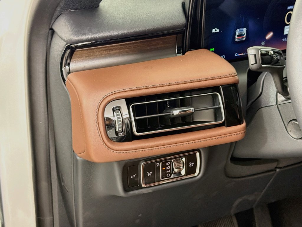New 2026 Lincoln Aviator Reserve AWD/4WD image 10