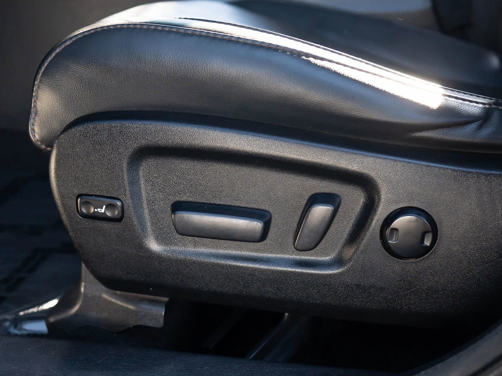 Used 2017 Toyota Highlander Limited image 41