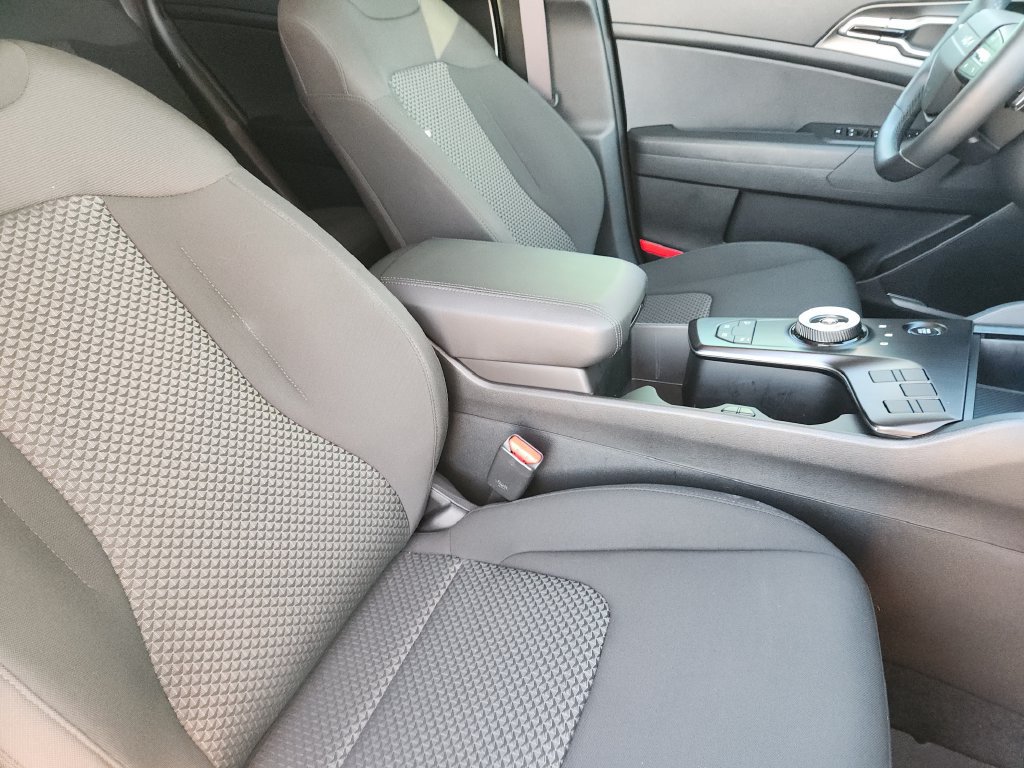 New 2026 Kia Sportage LX FWD image 12