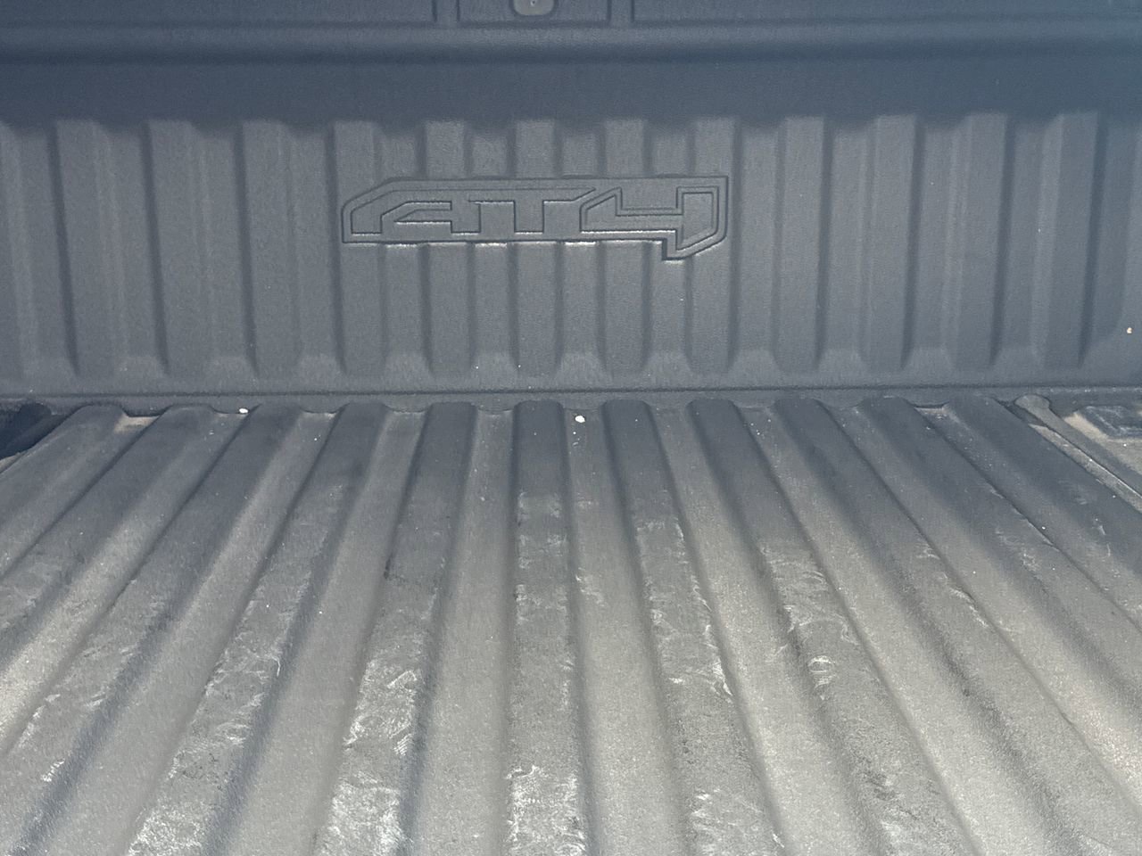 Used 2024 GMC Sierra 1500 AT4 w/ Technology Package image 11