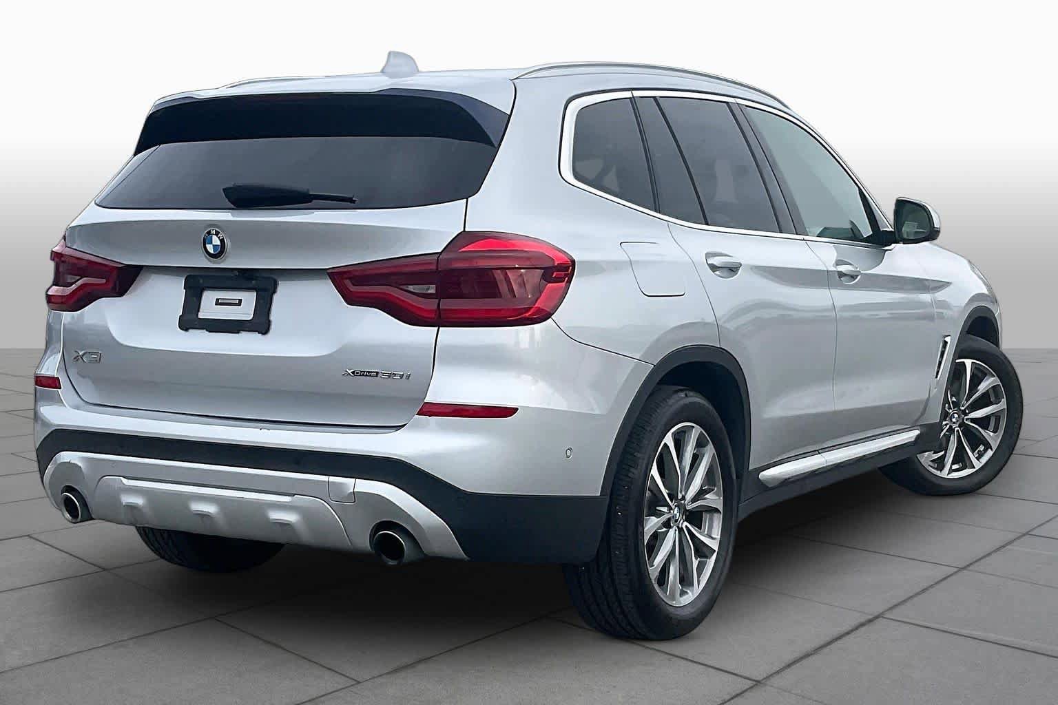 Used 2018 BMW X3 xDrive30i w/ Executive Package AWD/4WD image 12